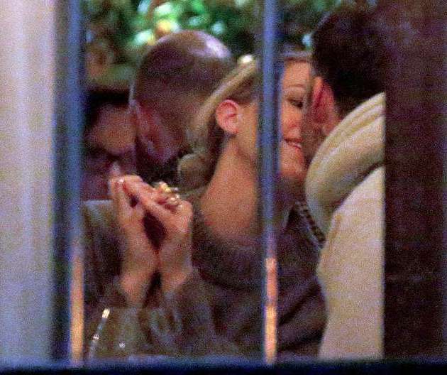 Jennifer Lawrence puthet me të dashurin në New York