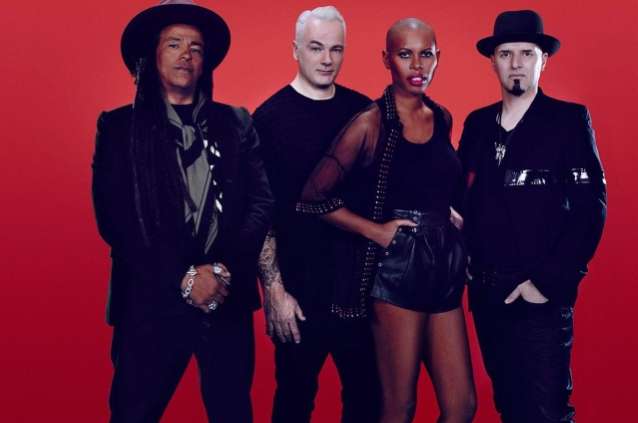 Rikthehen Skunk Anansie, nesër publikojnë album të ri (VIDEO)