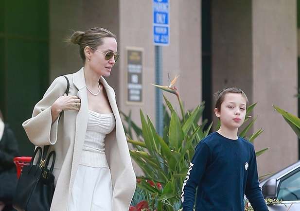 Angelina Jolie del për pazar me djalin e saj të vogël