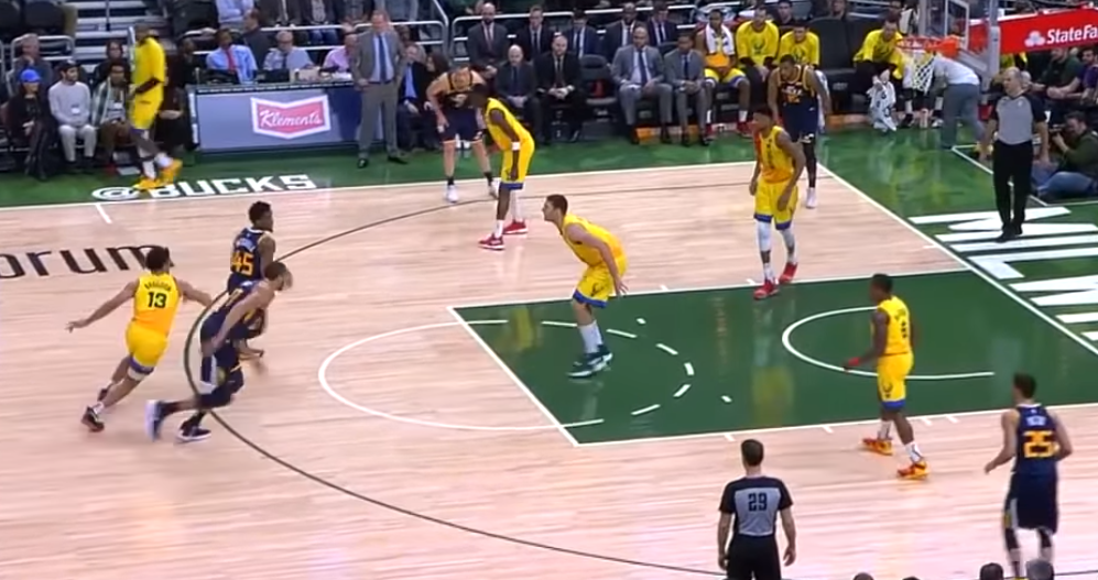 Bucks triumfojnë ndaj Jazz (VIDEO)