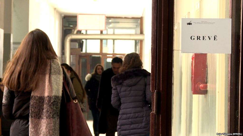 Projektligji që mund t’i ‘qetësojë’ punëtorët