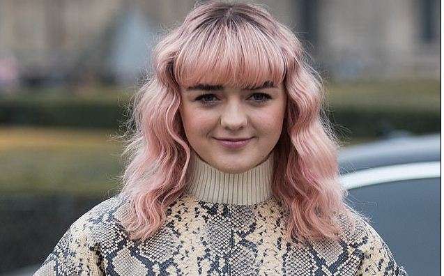 Maisie Williams me stil të veçantë