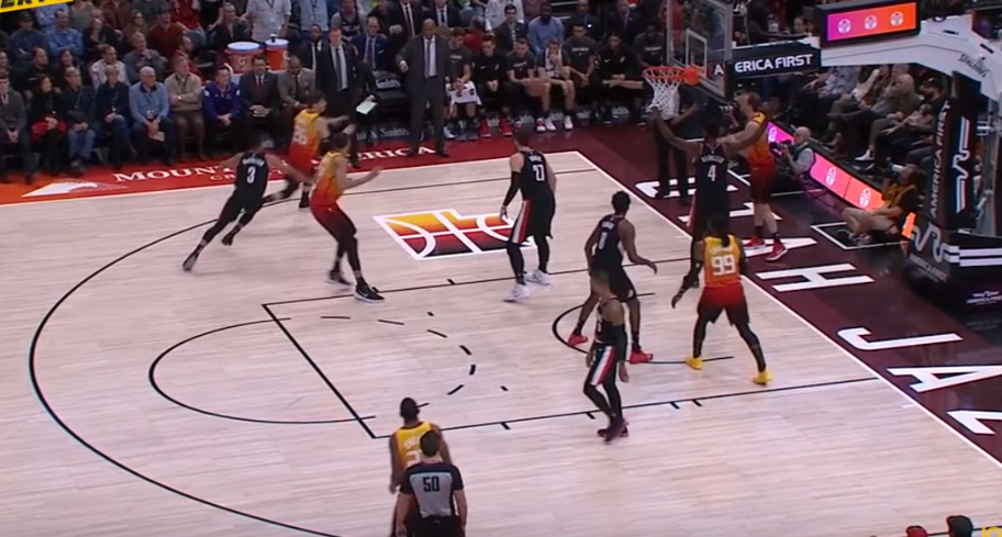 Jazz humbin në shtëpi nga Blazers (VIDEO)