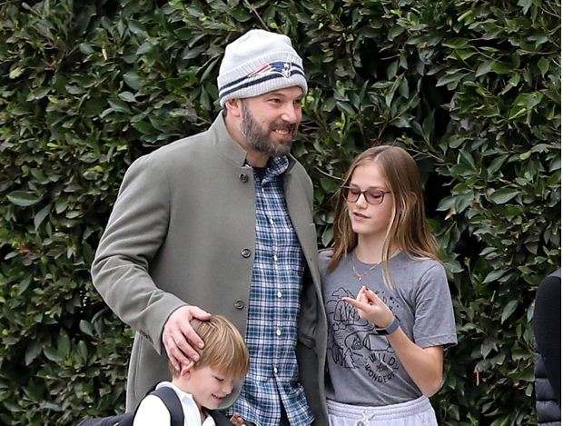Ben Affleck i lumtur pas përfundimit të xhirimeve të “Batmanit”