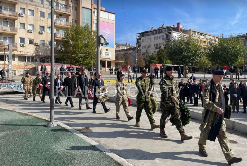 Britania Kujton Ushtar T E R N N Kosov Foto Klan Kosova