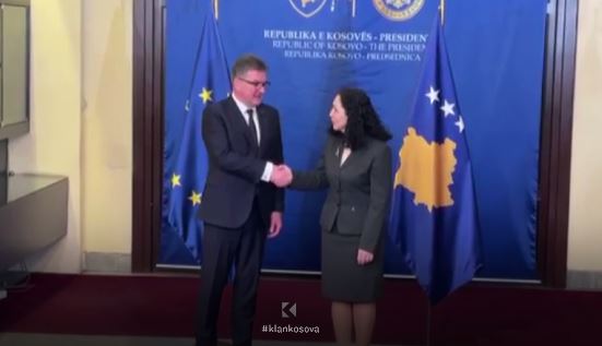 Presidentja Osmani Takohet Me Laj Akun Video Klan Kosova