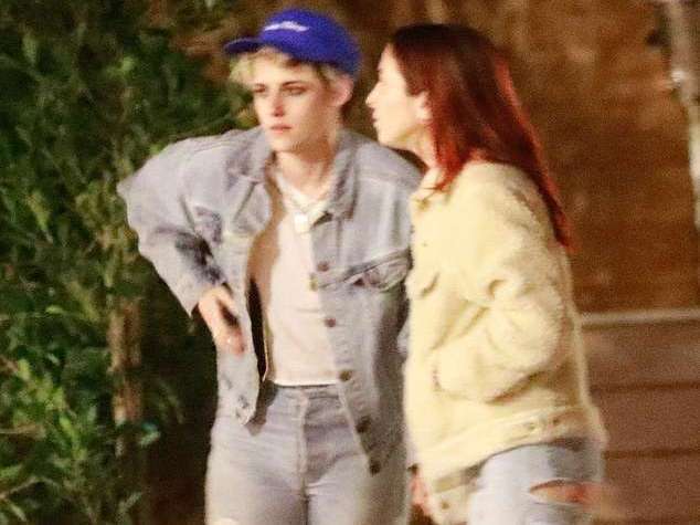 Kristen Stewart shihet me të dashurën