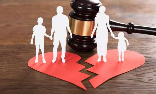 Pesë faktorët e rrezikshëm që ju çojnë drejt divorcit