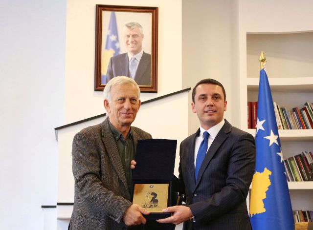 Ibrahim Kadriu, fitues i Çmimit për Vepër Jetësore “Azem Shkreli”