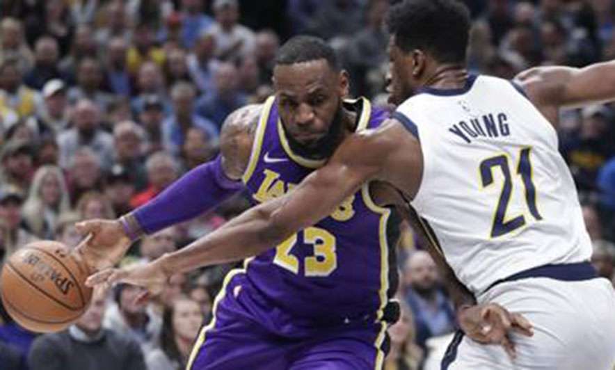 Indiana gjunjëzon Lakers me 43 pikë epërsi (VIDEO)
