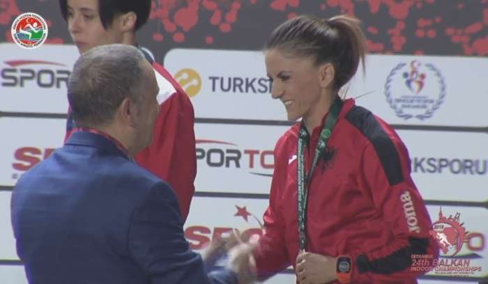 Atletja Luiza Gega, kampione e Ballkanit, jeton në shtëpi me qira (VIDEO)
