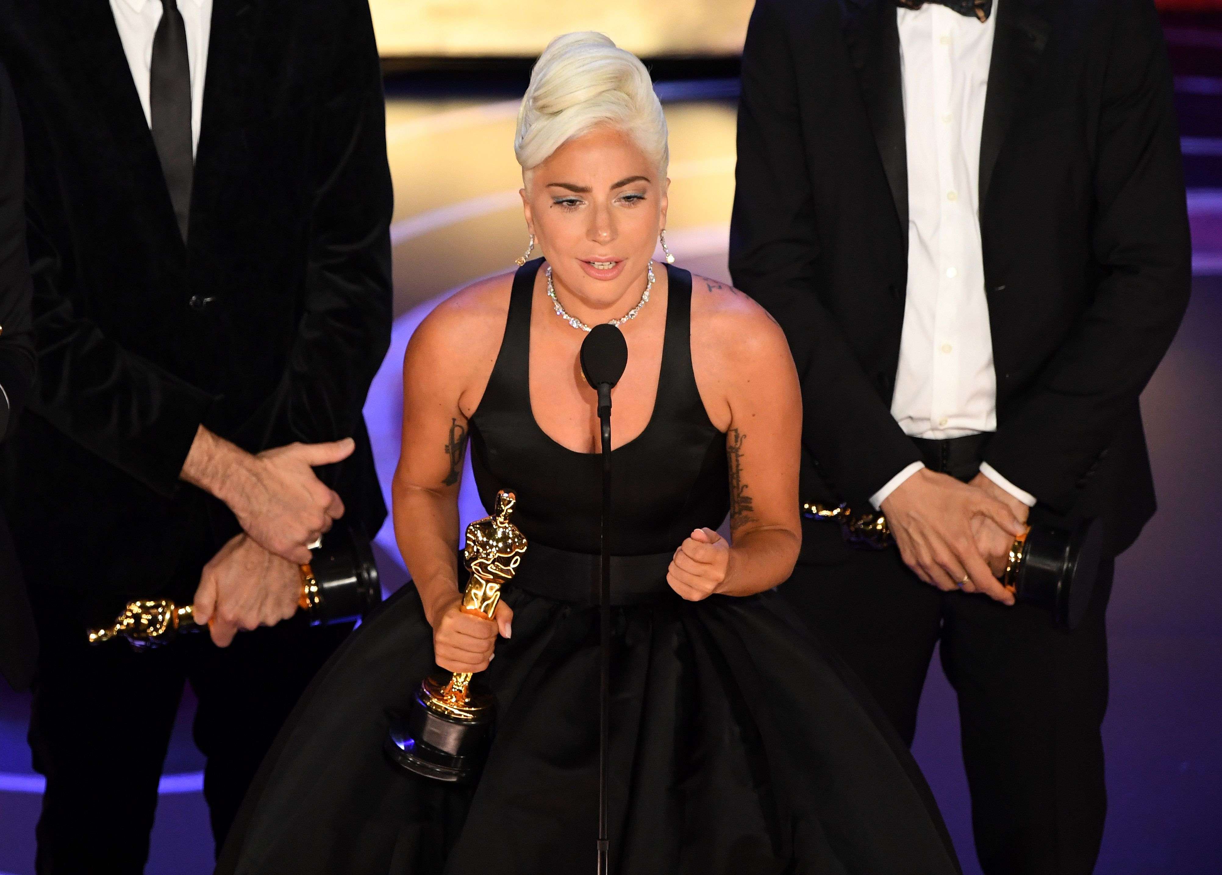 Lady Gaga fiton Oscarin e parë (VIDEO)