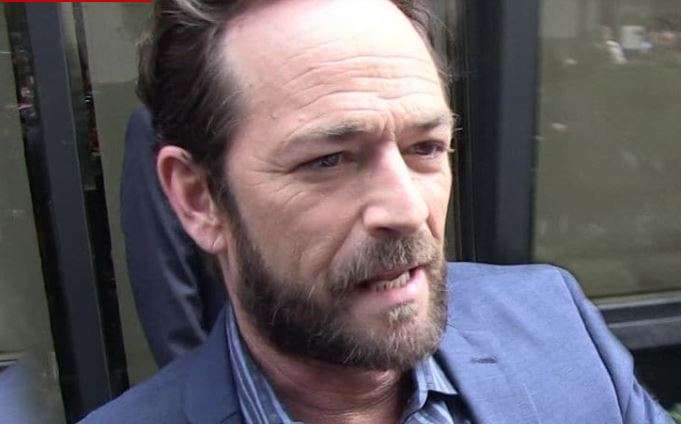 Luke Perry - Dylan nga "Beverly Hills 90210" - pëson sulm në tru