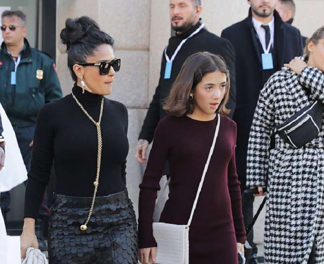 Salma Hayek e merr me vete vajzën 11 vjeçare në Milan Fashion Week