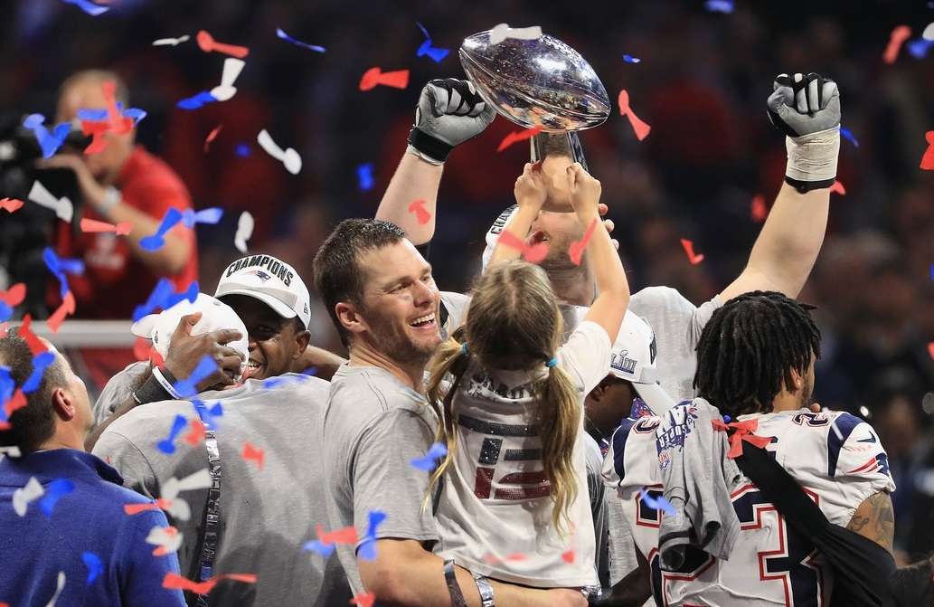 Tom Brady feston me familje fitoren në Super Bowl 2019