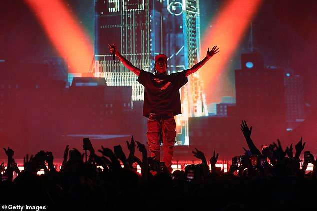 Travis Scott rikthehet pas skandalit të fundit