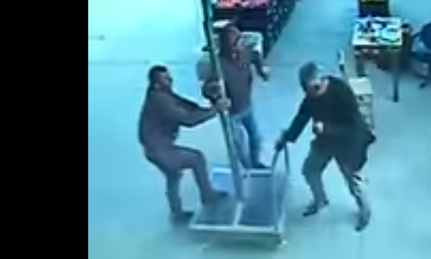 E fluturon era bashkë me ombrellë