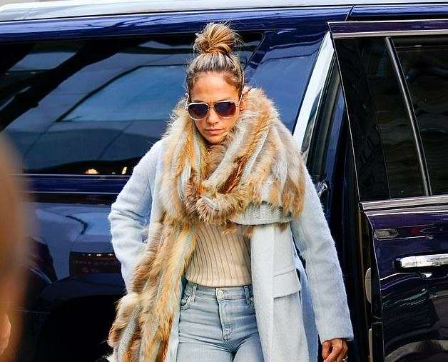 Jennifer Lopez me veshje 100 mijë dollarëshe bën pazar