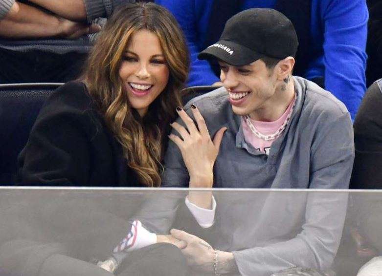 Pas lidhjes me Davidson, Beckinsale fshin krejt fotografitë në Instagram