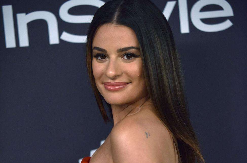 Lea Michele tregon unazën e martesës (FOTO)
