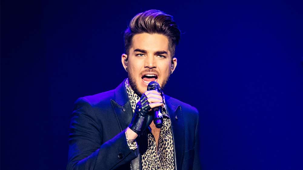 Adam Lambert konfirmon lidhjen e re (FOTO)