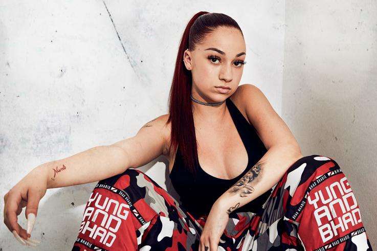 Bhad Bhabie merr një dhuratë të shtrenjtë nga menaxherët (VIDEO)