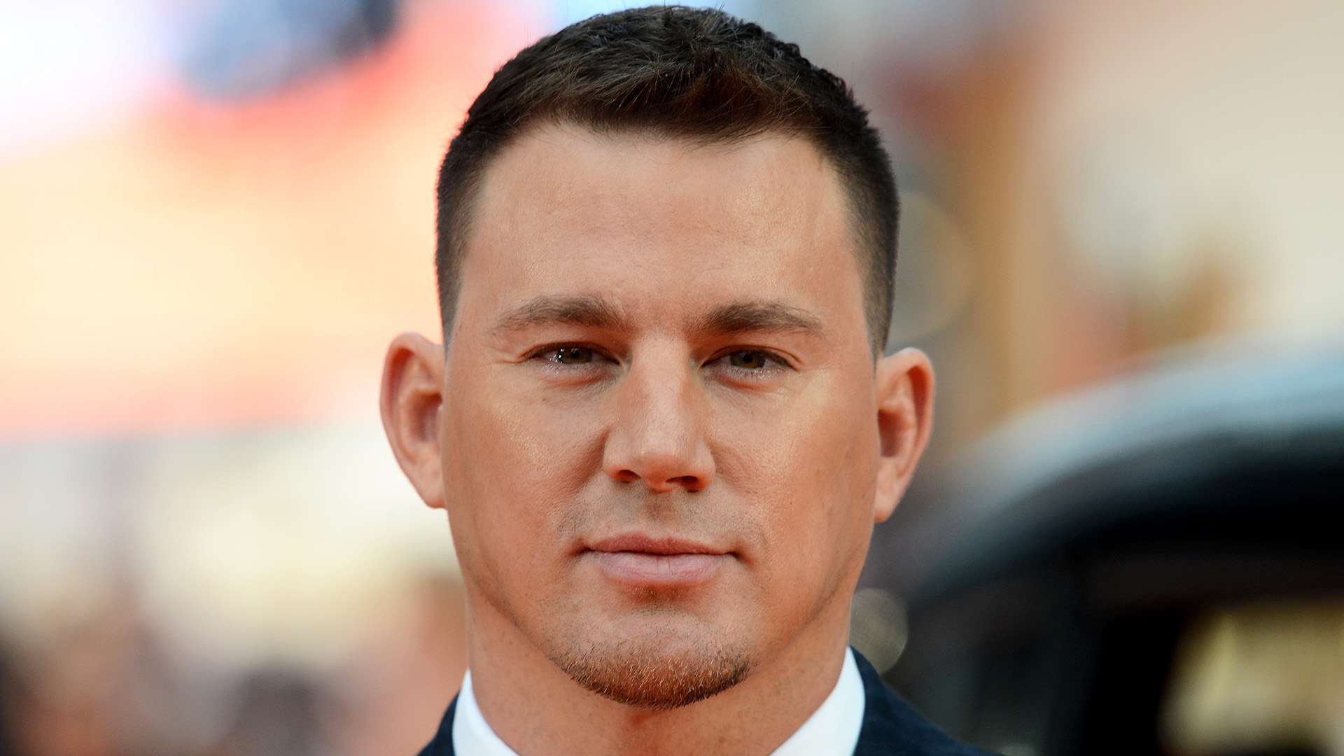 Channing Tatum nuk njihet me pamjen e re (FOTO)