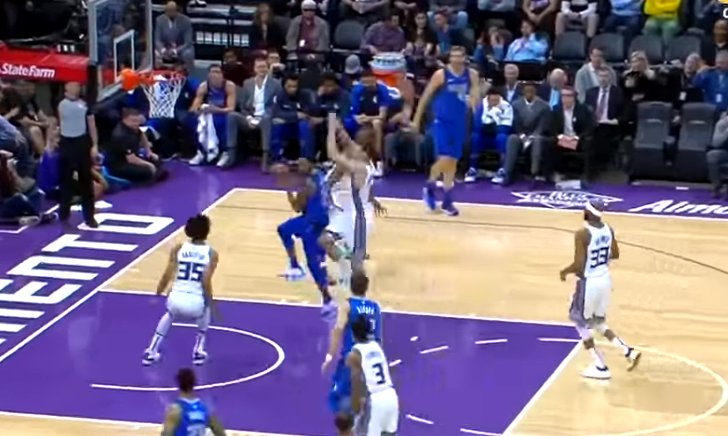 Kings ngadhënjejnë ndaj Mavs (VIDEO)