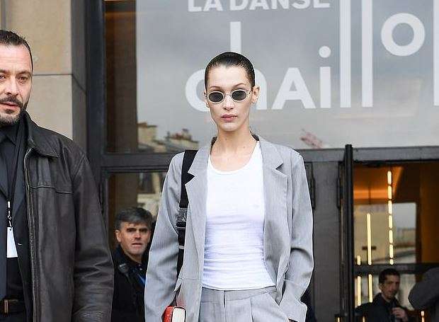 Bella Hadid duket e mrekullueshme në Paris