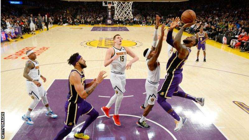 LeBron James thyen rekordin e Michael Jordan - i katërti me pikë në histori të NBA (VIDEO)