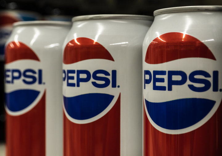 Gjykatësja ia ndalon të arrestuarit të pijë "Pepsi" për katër vjet