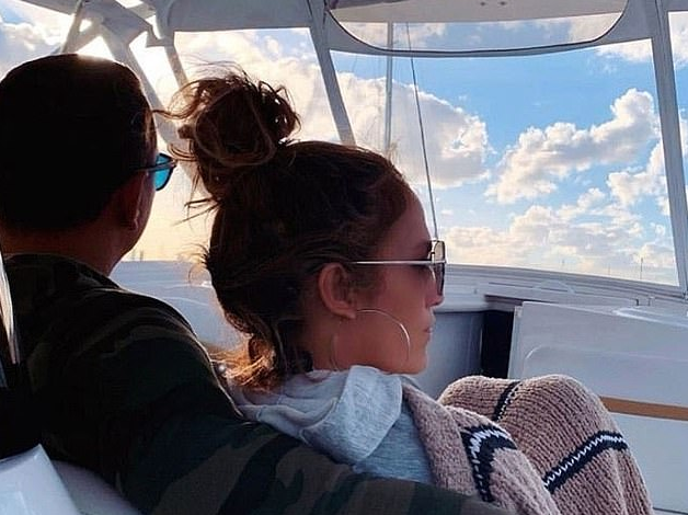 Jennifer Lopez shkon për pushime në Majami