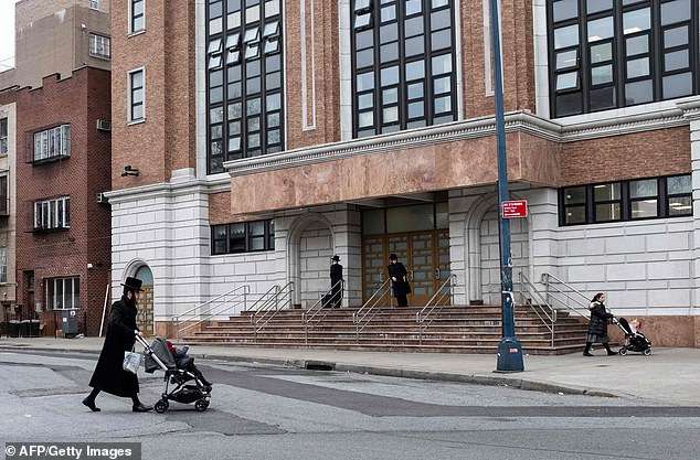 New York: Prindërit qëllimisht po i ekspozojnë fëmijët ndaj fruthit
