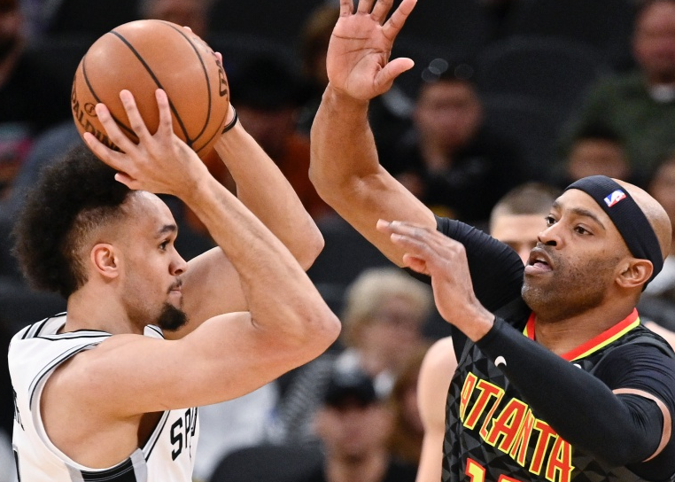 Spurs triumfojnë ndaj Hawks (VIDEO)