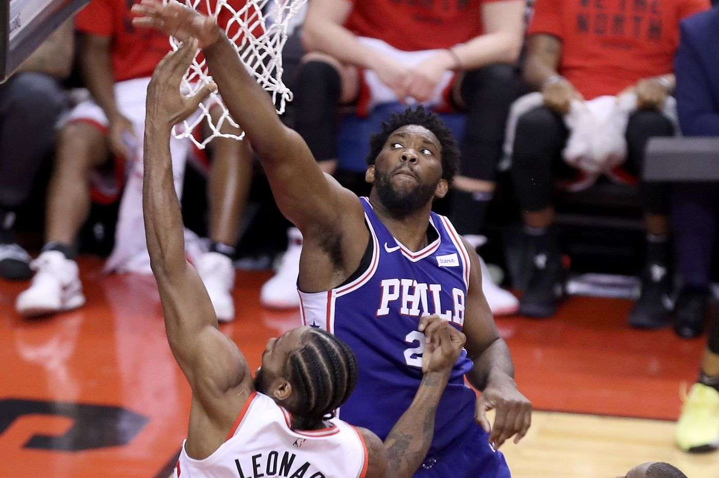 Sixers triumfojnë si mysafirë të Raptors (VIDEO)