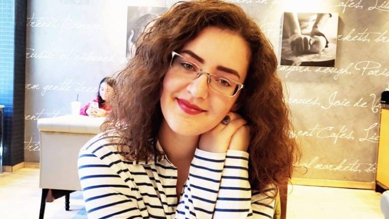 Vuan nga një sëmundje e rrallë, Kaltrina Zhushi ka nevojë për ndihmë (FOTO)