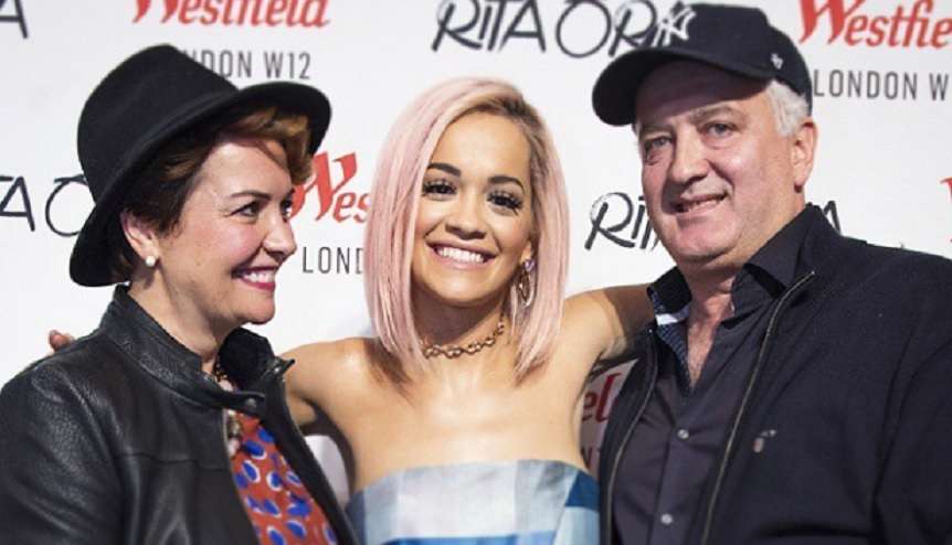 Rita Ora në Prishtinë - e shoqëruar nga prindërit