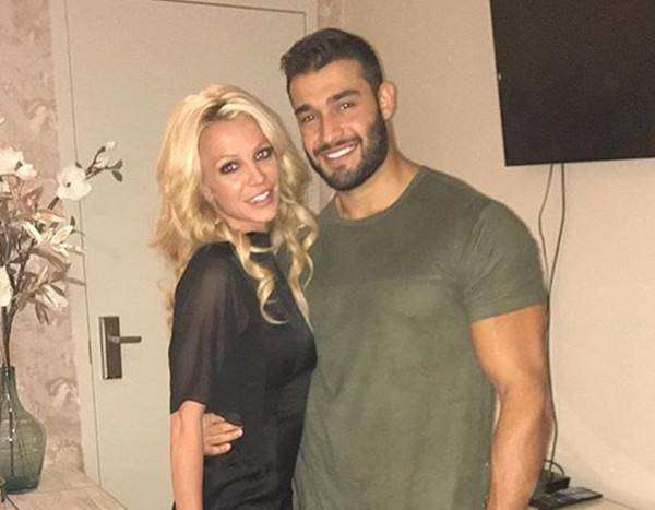 A po e detyron Britney t’i propozojë të dashurin e saj më të ri?