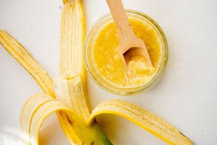 Maska e bananes ka përfitime të mëdha për flokët tuaj