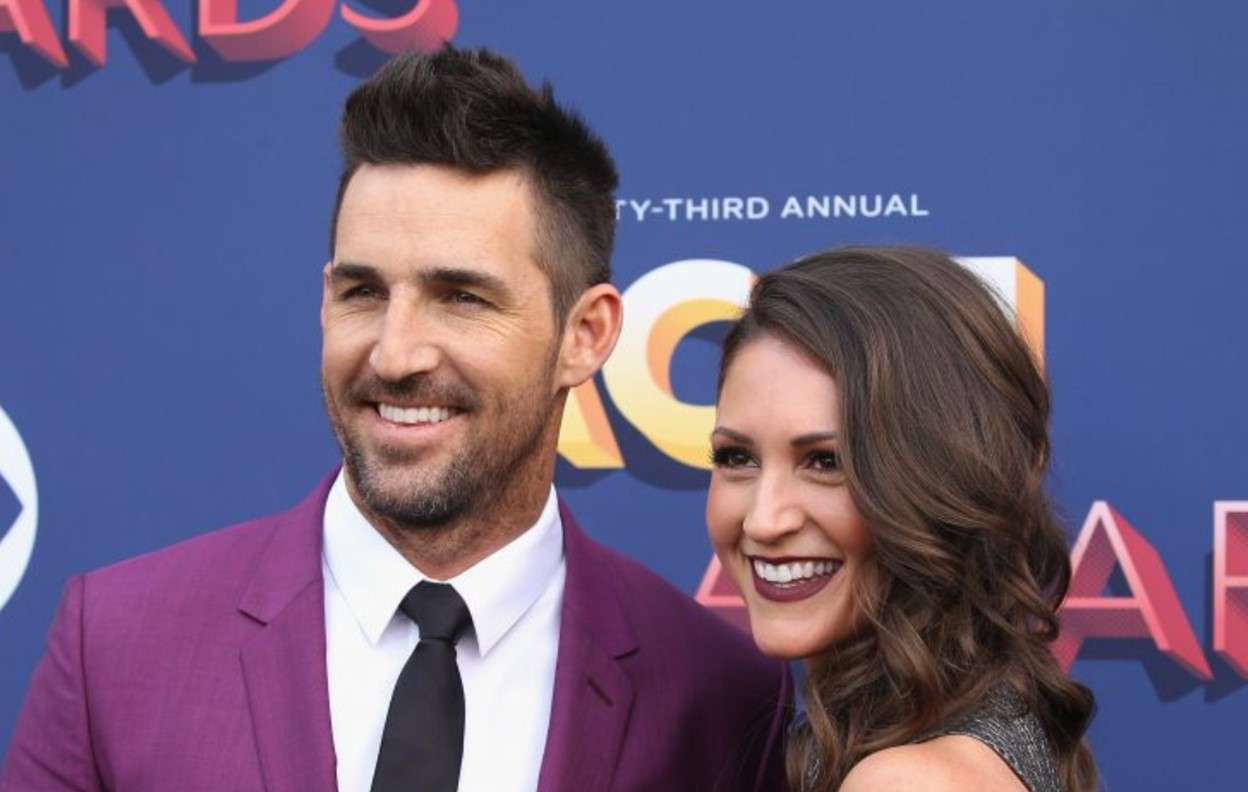 Jake Owen bëhet sërish baba (FOTO)