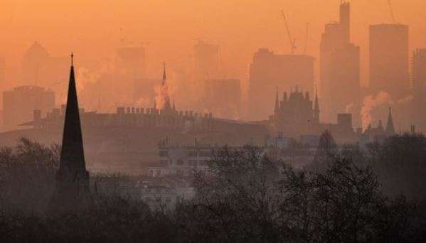 Ndotja e ajrit, Londra shton edhe një tarifë