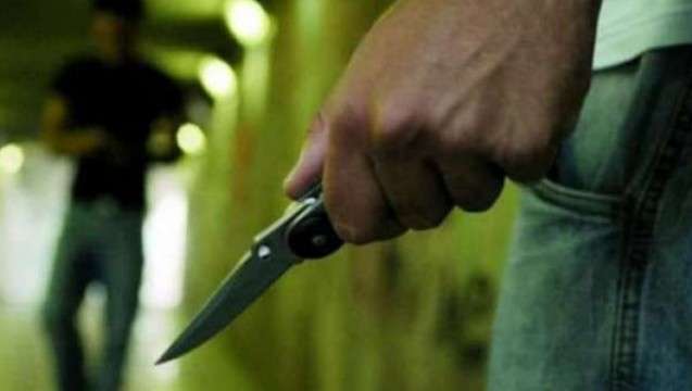 Theri me thikë një person, policia arreston të dyshuarin në Podujevë