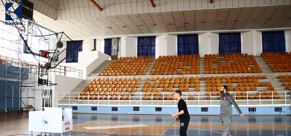 Gjilanasit ndërtojnë makinën për kthimin e topave të basketbollit (VIDEO)