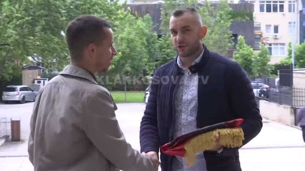 Mazrekaj në mejdan me djalin e Arkanit (VIDEO)