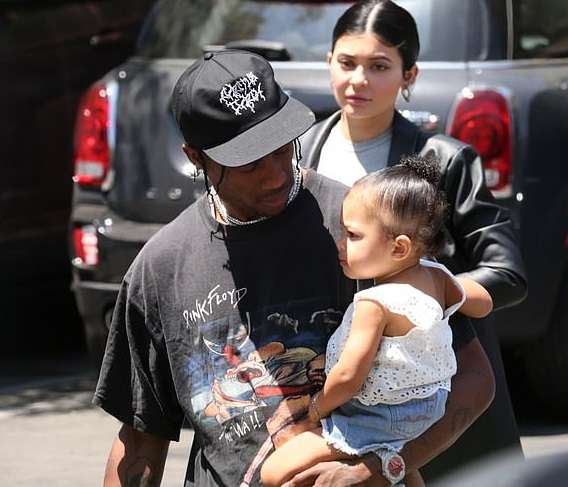 Kylie Jenner sërish shtatzënë? (FOTO)