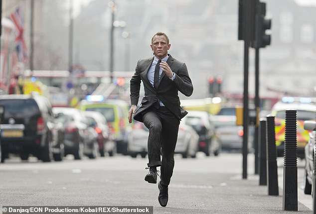 Daniel Craig lëndohet gjatë xhirimeve, do t'i nënshtrohet operacionit