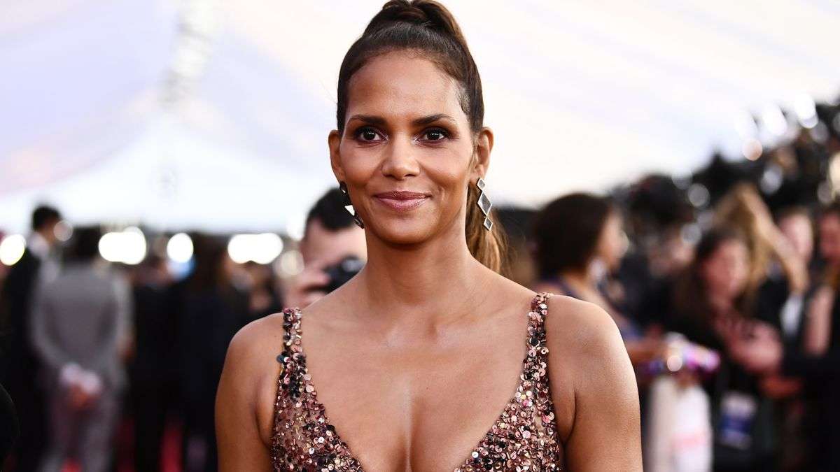 Halle Berry publikon video të xhirimeve të filmit të ri (VIDEO)