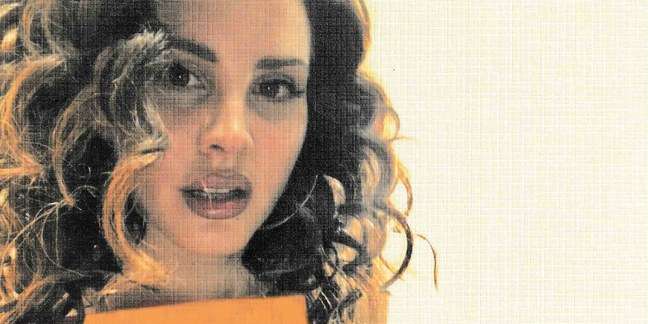 Lana Del Rey e ripërpunon një hit të vjetër (VIDEO)