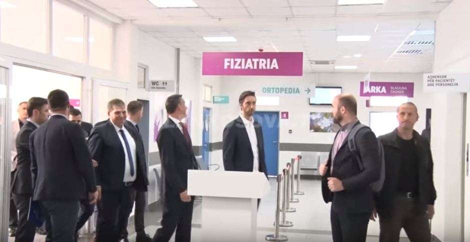 QKUK: përurohen ambulancat e reja specialistike (VIDEO)