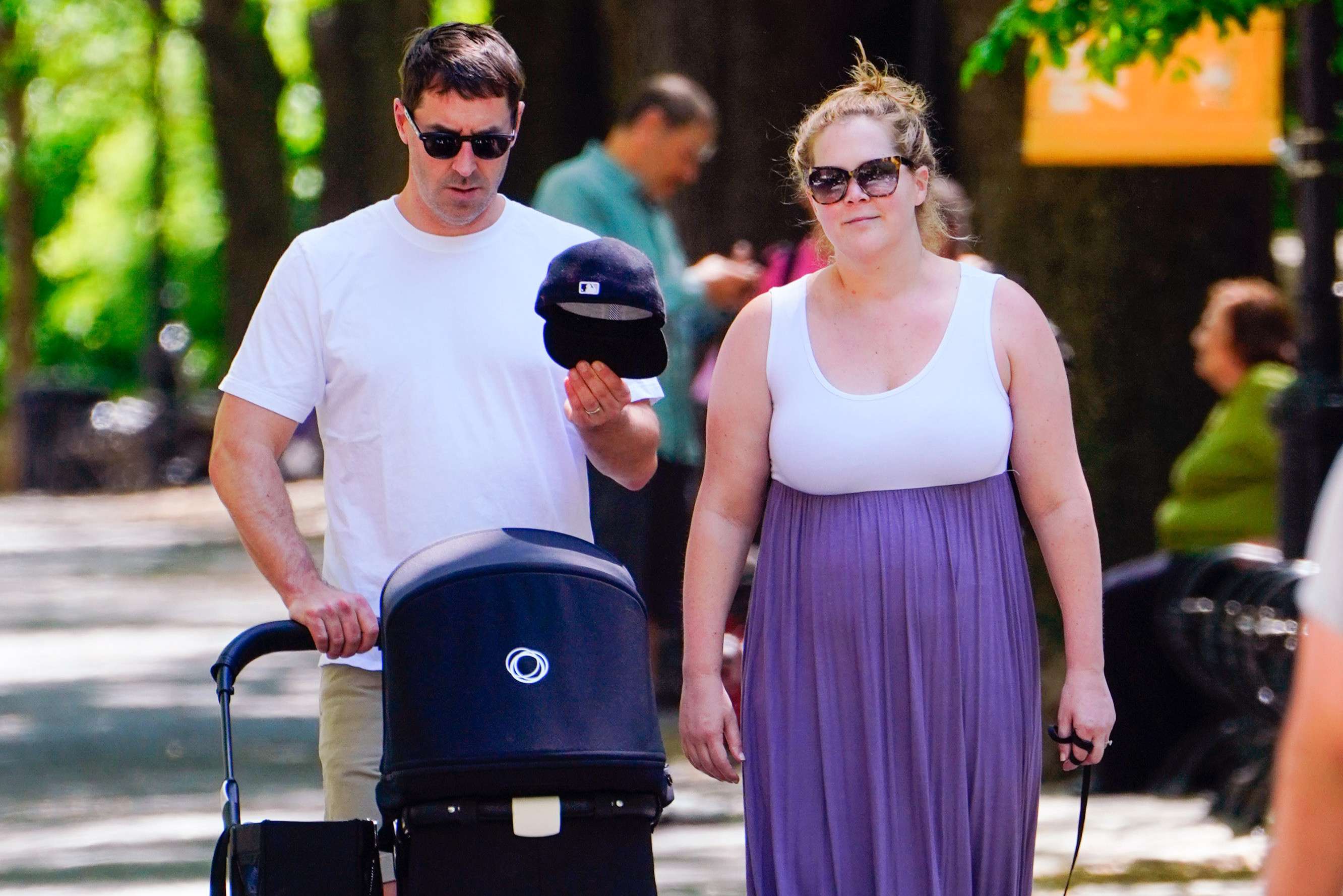 Amy Schumer pastron për herë të parë djalin e saj